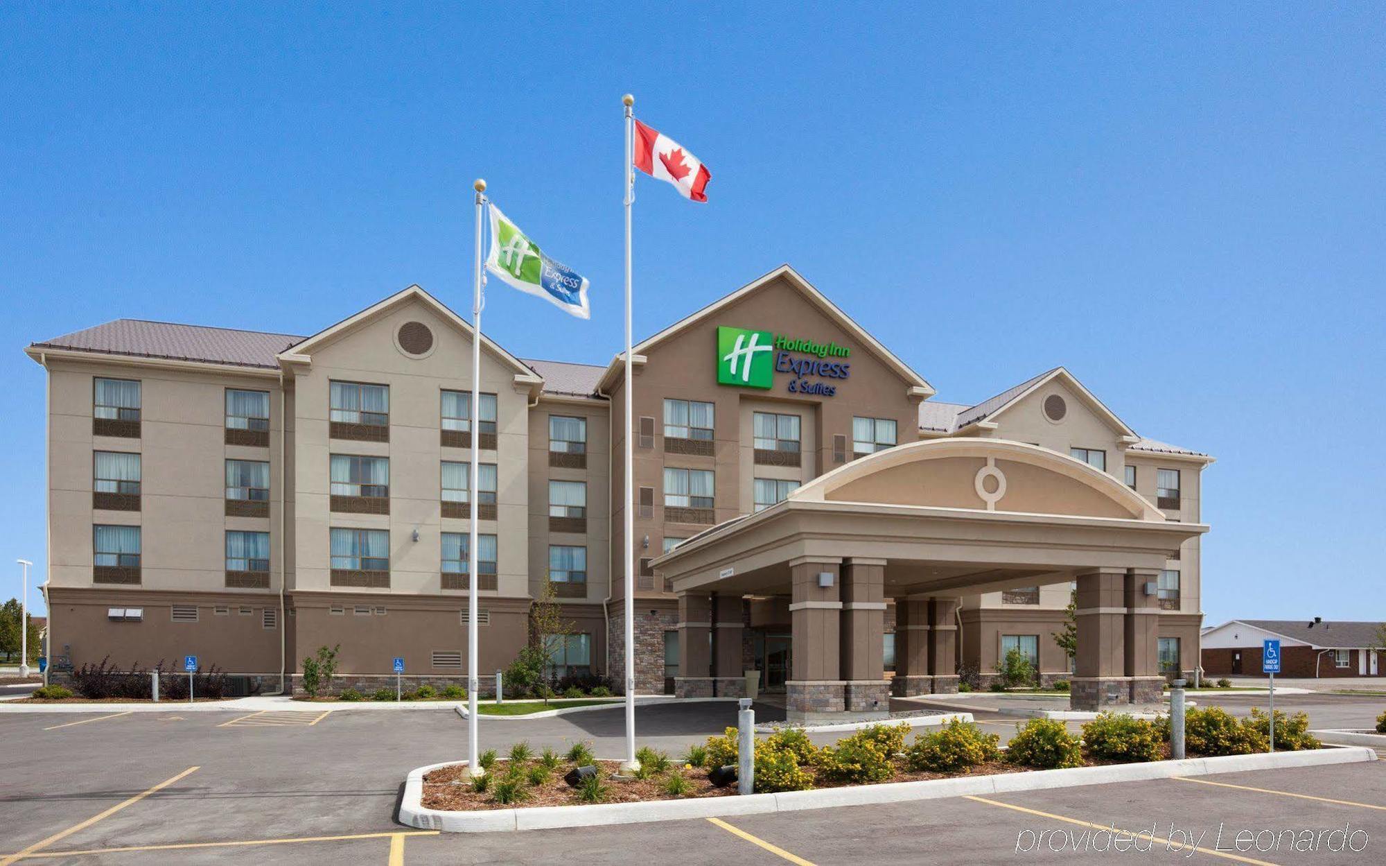 Holiday Inn Express & Suites New Liskeard Buitenkant foto