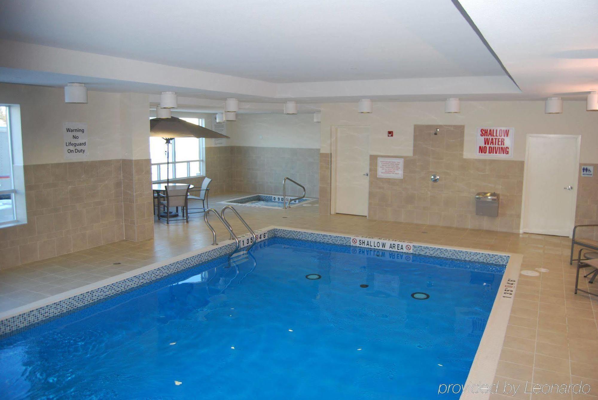 Holiday Inn Express & Suites New Liskeard Buitenkant foto